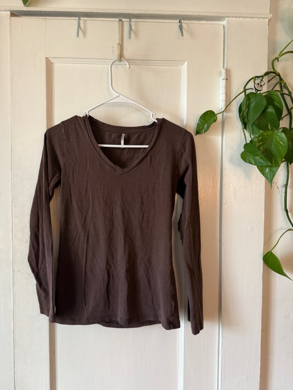 Tresics Brown V-Neck Long Sleeve Tee